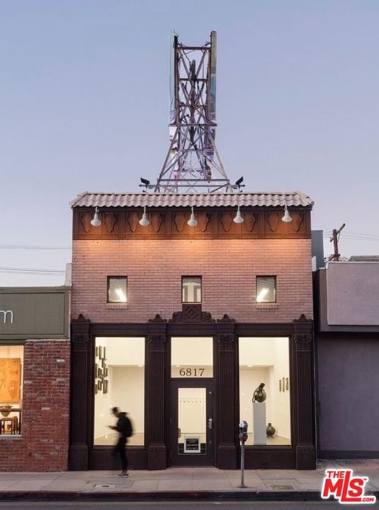 1st image of 6817 Melrose Ave