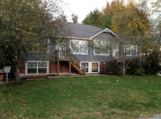 5945 King St, Shawnee, KS 66203