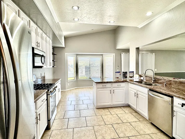 12768 N Lantern Way — Photo 6