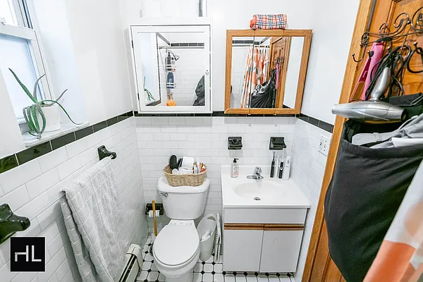 Rented by Highline Residential | media 17