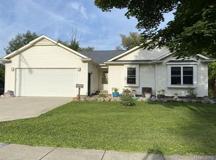 403 S Saginaw St, Lapeer, MI