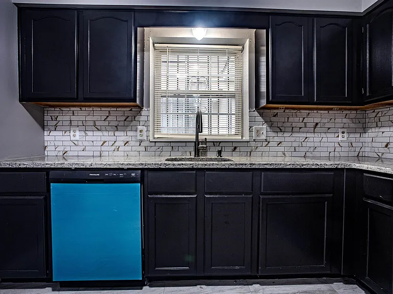 280 Jelliff Ave #1 — Photo 11