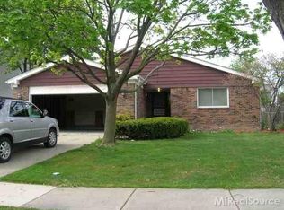 2135 Jonathan Dr, Sterling Heights, MI 48310