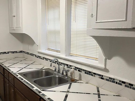 3rd image of 29 W 18th St #1