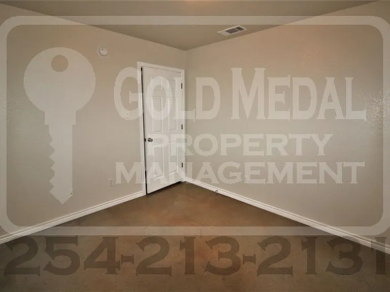 4003 Cambridge Dr — Photo 13