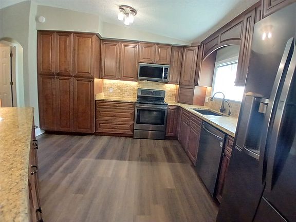 4th image of 54234 Hazel Jones Rd