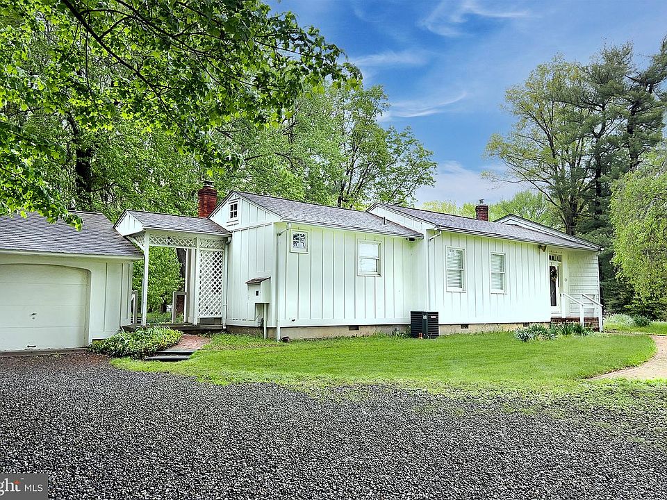 1st image of 331 Bridgeboro Rd