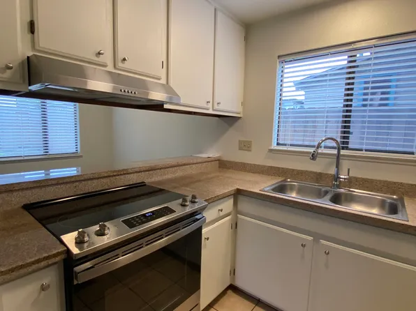 1135 5th St APT 9, Monterey, CA 93940