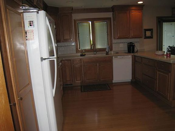 5th image of 546 Northampton Cir