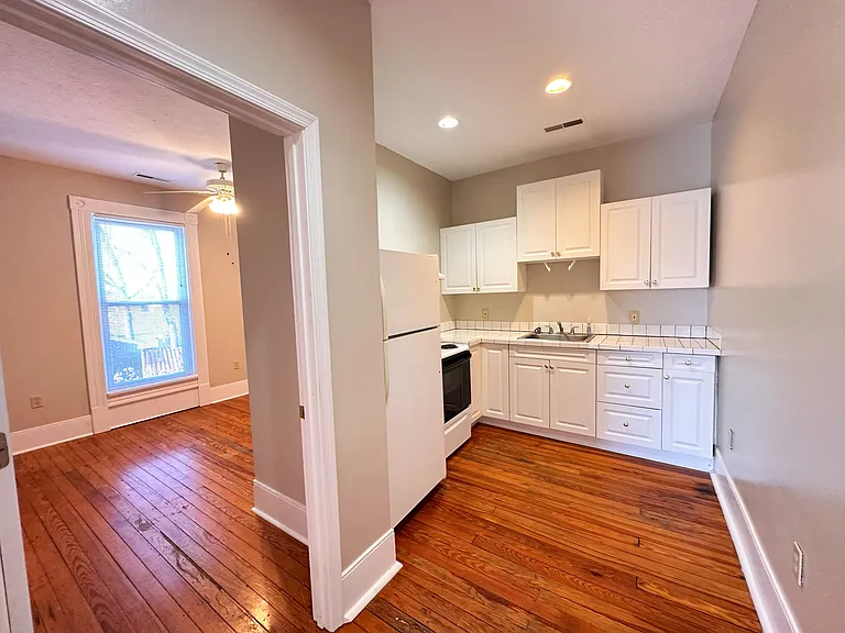 517 Walnut Ave #4 — Photo 7