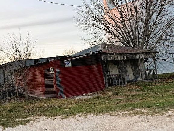 4th image of 431 SW Front St