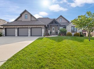 1385 N Kempton Ct, Nixa, MO 65714