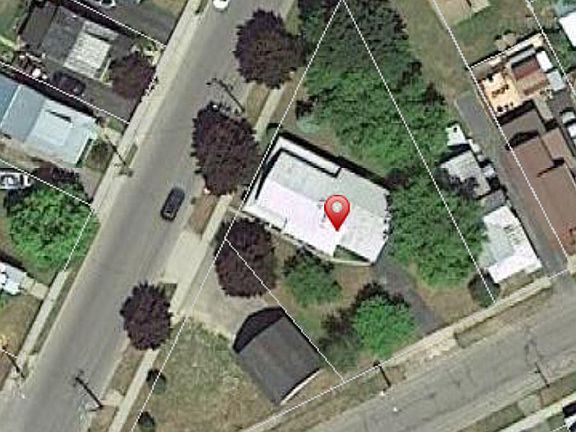 4th image of 626 Main St