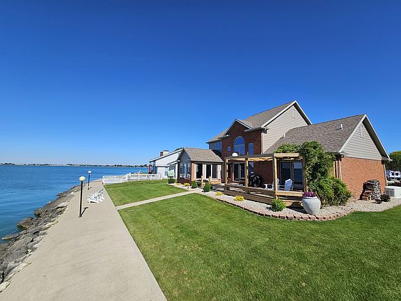 2nd image of 214 Mariners Point Dr