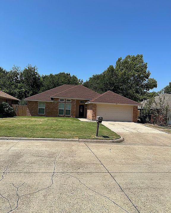 1st image of 801 Linda Dr