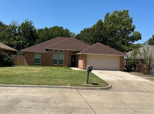 801 Linda Dr, Terrell, TX 75160