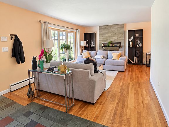 3rd image of 92 Perry Road
