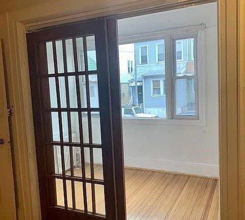 4th image of 41-52 54th St
