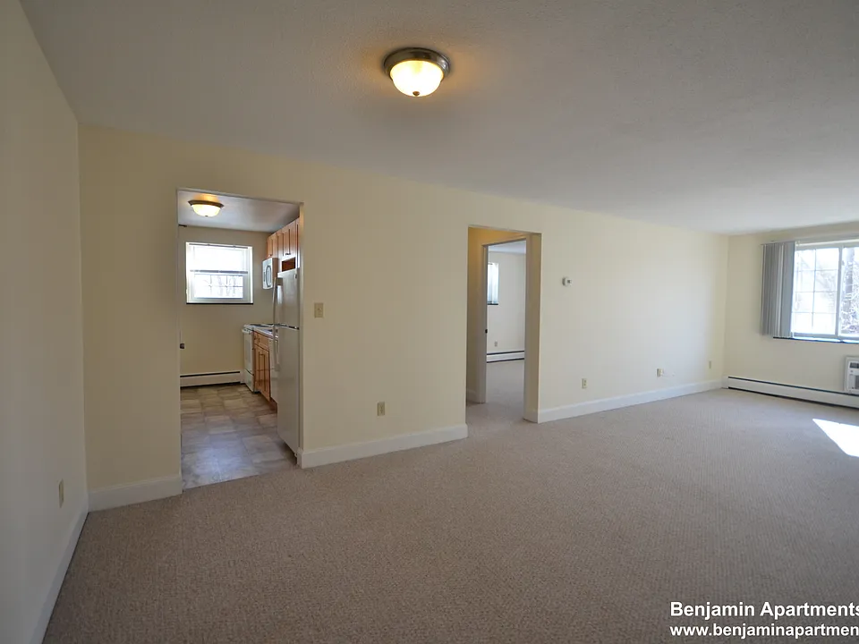 8 Brattle Dr #8