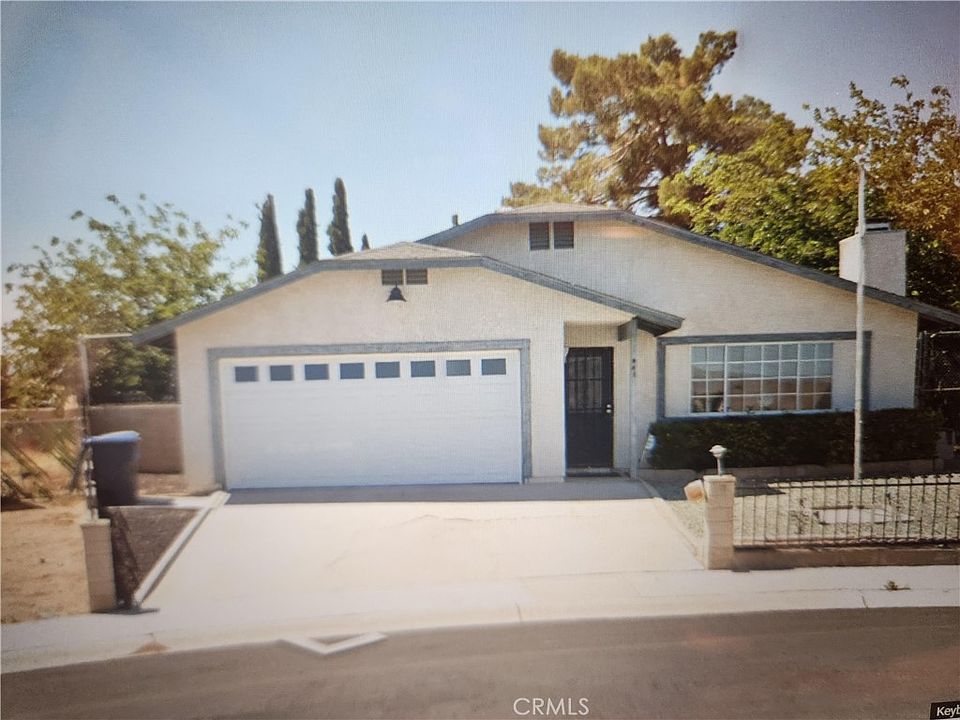 1st image of 961 Chateau Way