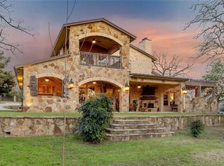 5016 Hidden Oaks Ln, Arlington, TX 76017