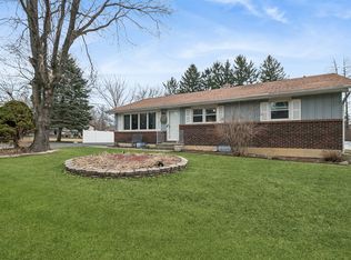 3821 Cheyenne Rd, Gurnee, IL 60031