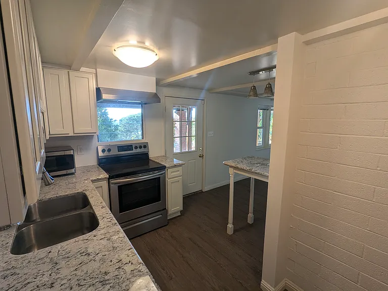 Panorama Dr — Photo 8