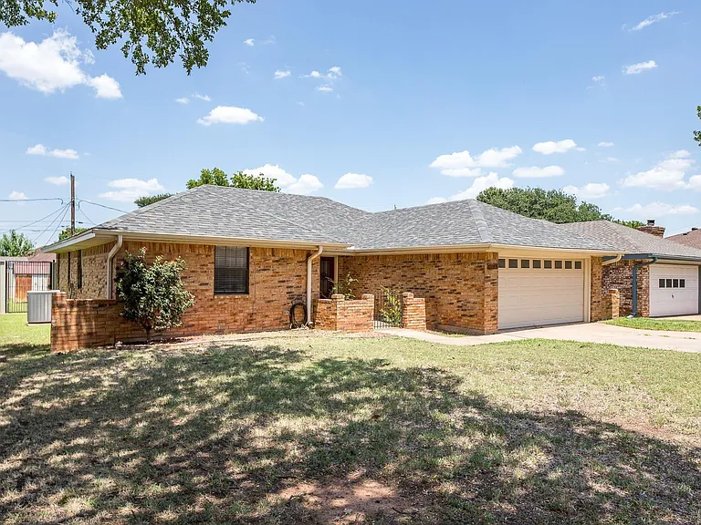 4808 Mount Everest Dr — Photo 2