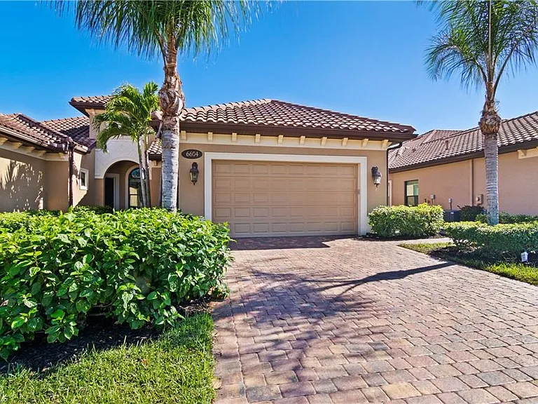 6604 Roma Way — Photo 2