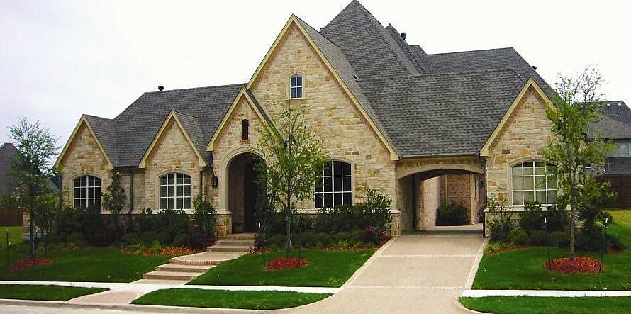 1st image of 930 Belclaire Cir