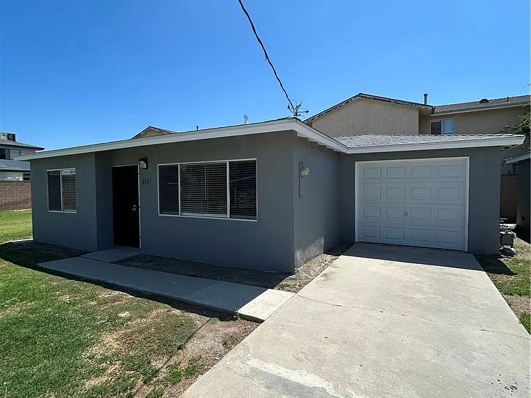 8523 Cedar St — Photo 1