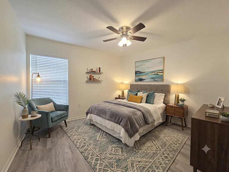 1902 Crystal Grove Dr — Photo 14