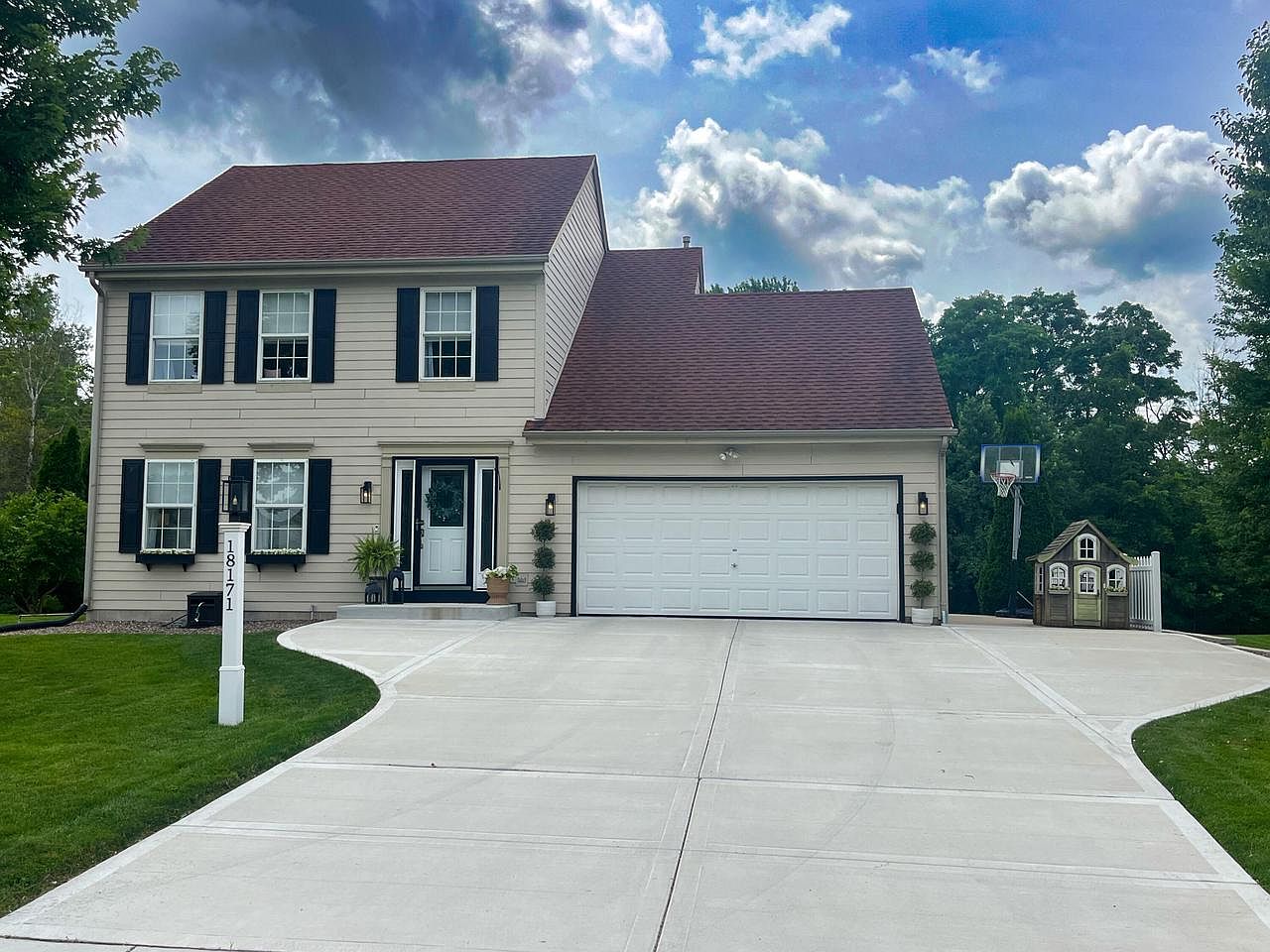 N88W18171 Duke STREET, Menomonee Falls, WI 53051 | Zillow