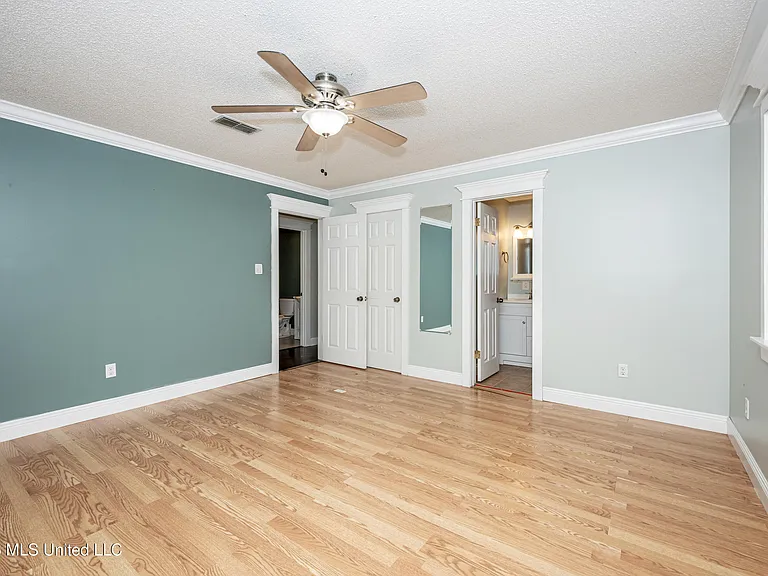 20608 Scarborough Rd — Photo 34
