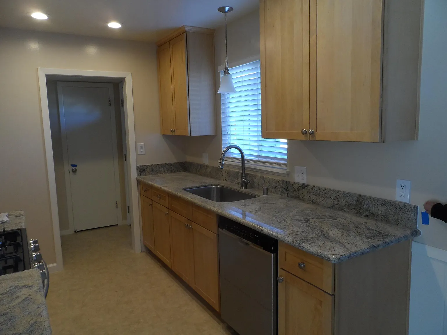 3 bed, 1624 sqft, $3,200 — Photo 2