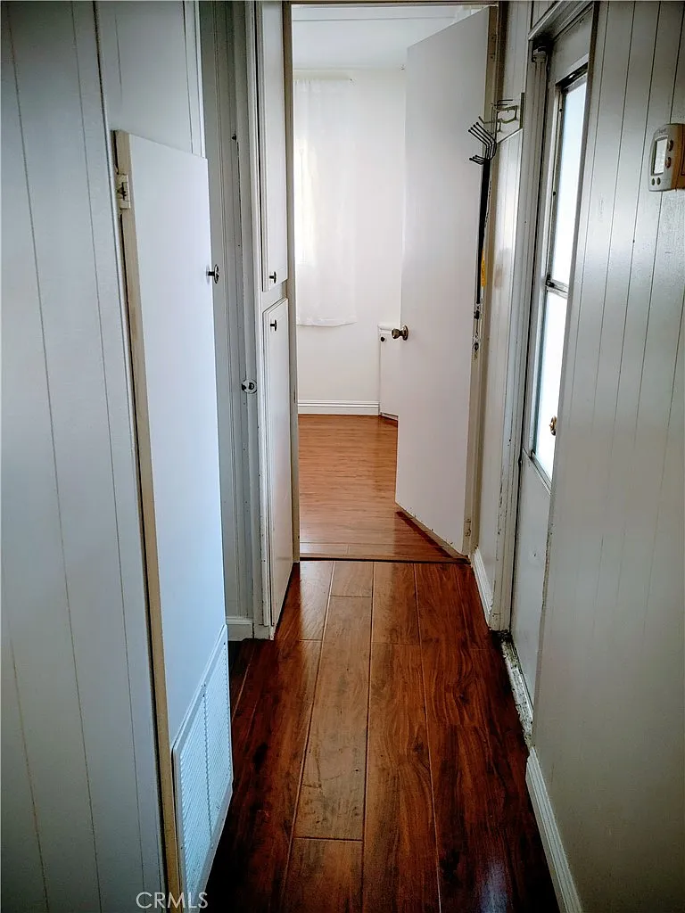 2 bed, 890 sqft, $1,700 — Photo 4