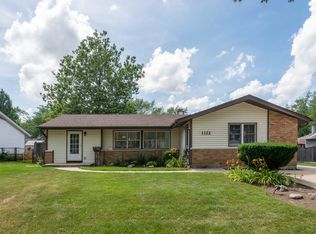 1122 Cedar Ln, Elk Grove Village, IL 60007