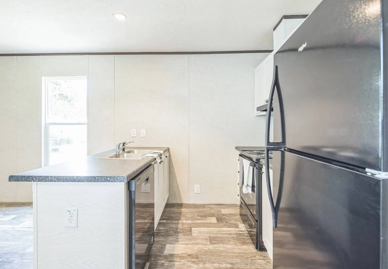 3 bed, 924 sqft, $1,400 — Photo 2