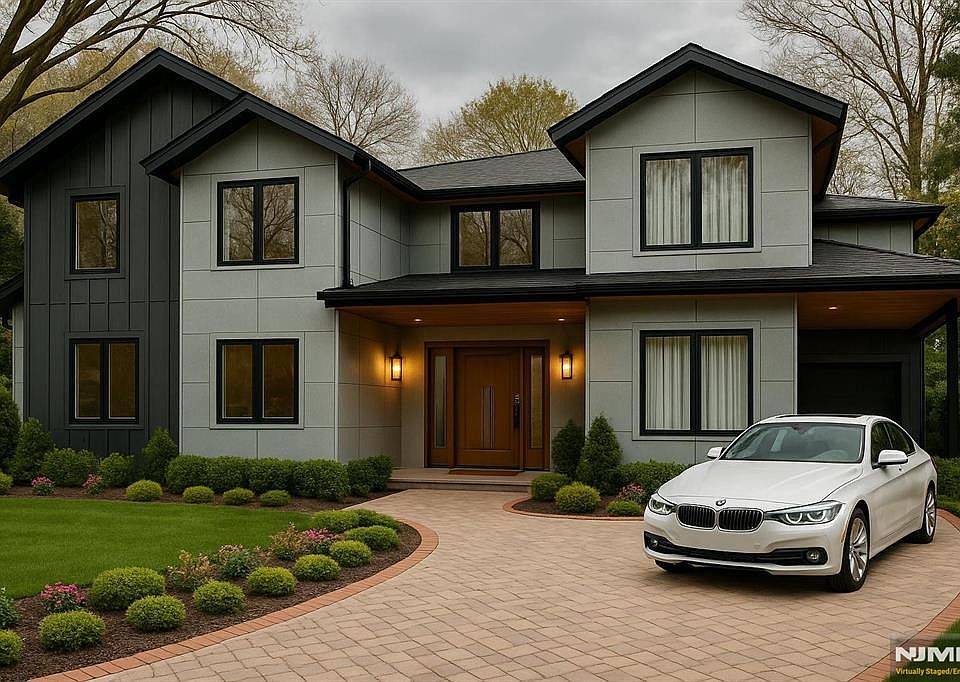 1st image of 589 Piermont Rd