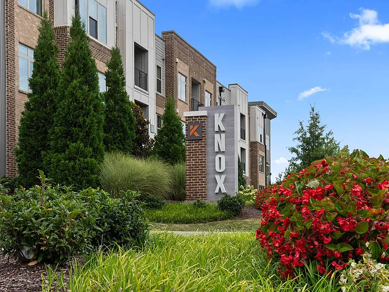 Knox at Metrocenter Apartments — Photo 38