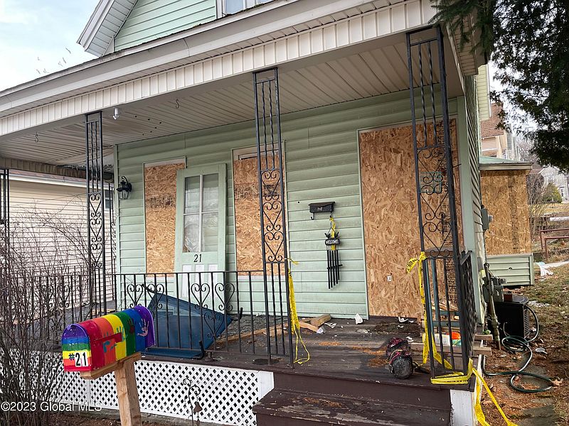 4th image of 21 Bloomingdale Avenue
