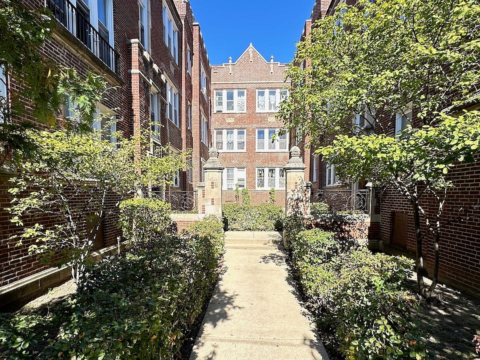 1st image of 3044 W Wellington Ave #3