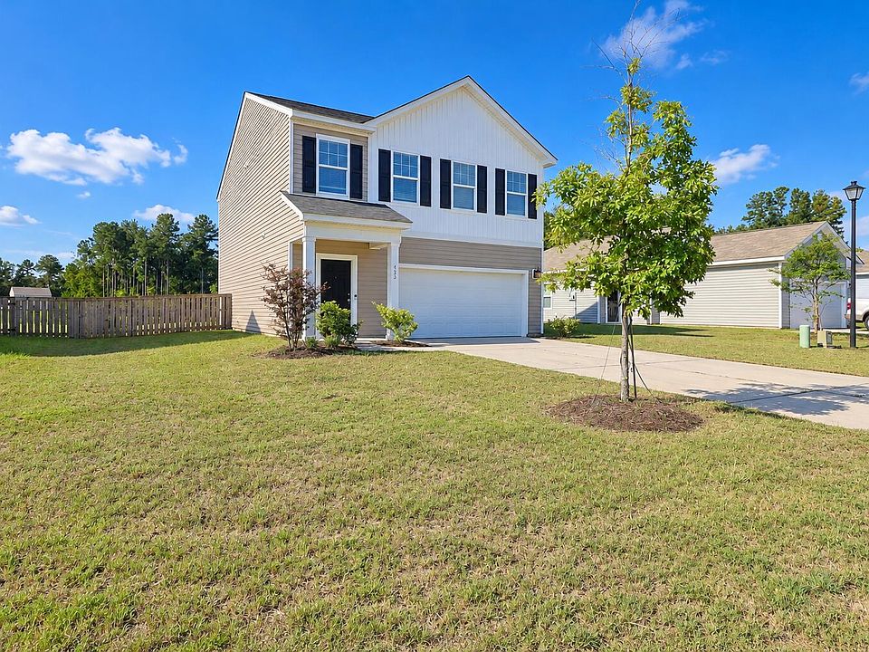 1st image of 433 Pender Woods Dr