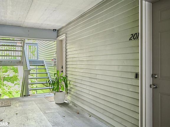4th image of 2030 Cleaver Ave #201
