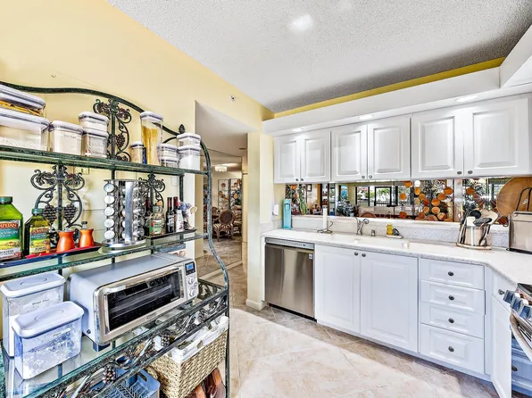 701 Seafarer Circle #101, Jupiter, FL 33477