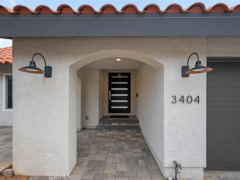 3404 Hightide Dr — Photo 3
