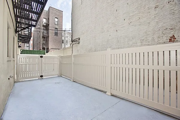 Rented by Vision Group | media 5