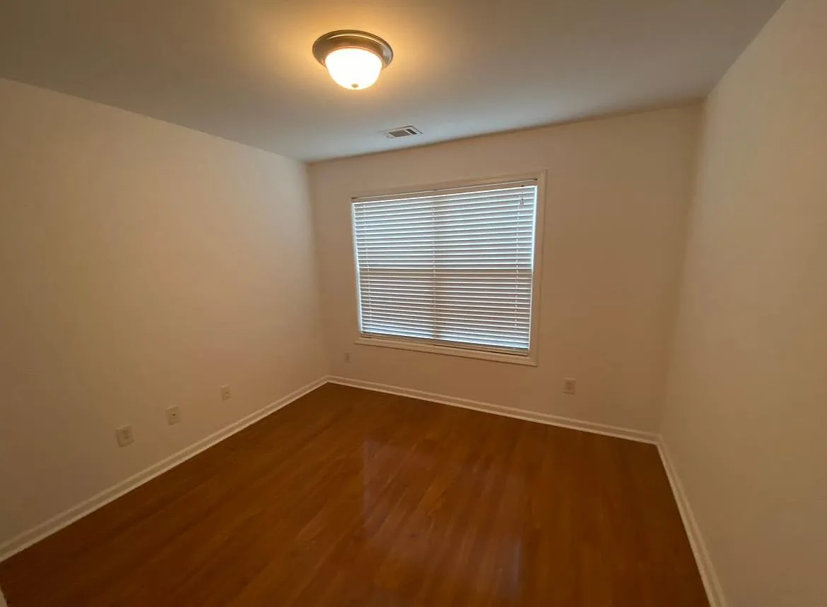 3 bed, 1504 sqft, $750 — Photo 2