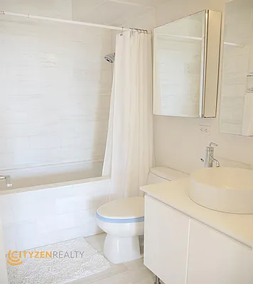 Rented by City Zen Realty | media 37