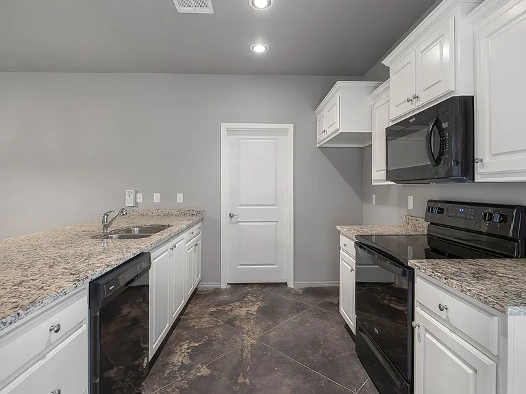 5004 Hawken St — Photo 10